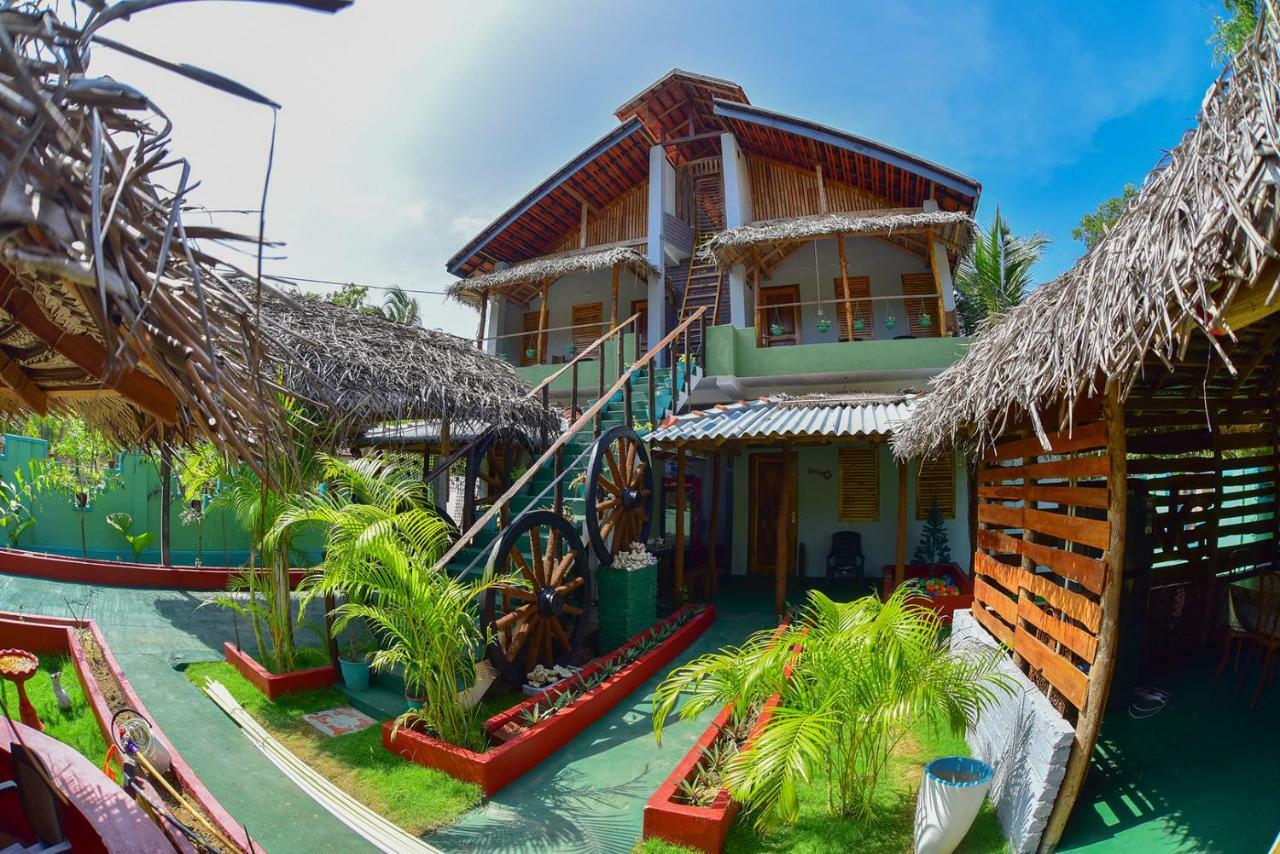 Neem Garden Guest House Batticaloa Exteriör bild